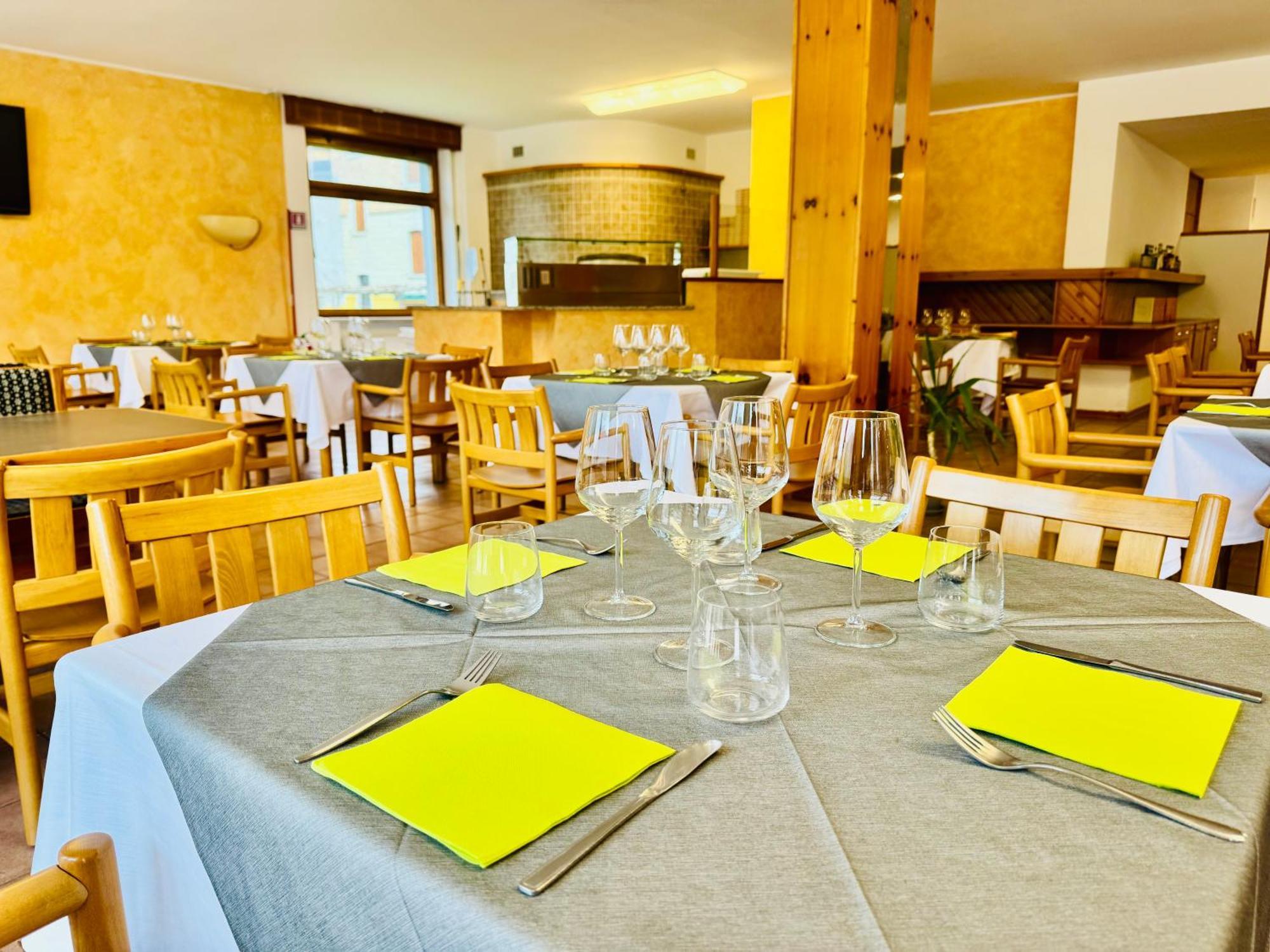 Bike & Bikers Hotel Restaurant Ampezzo Eksteriør billede